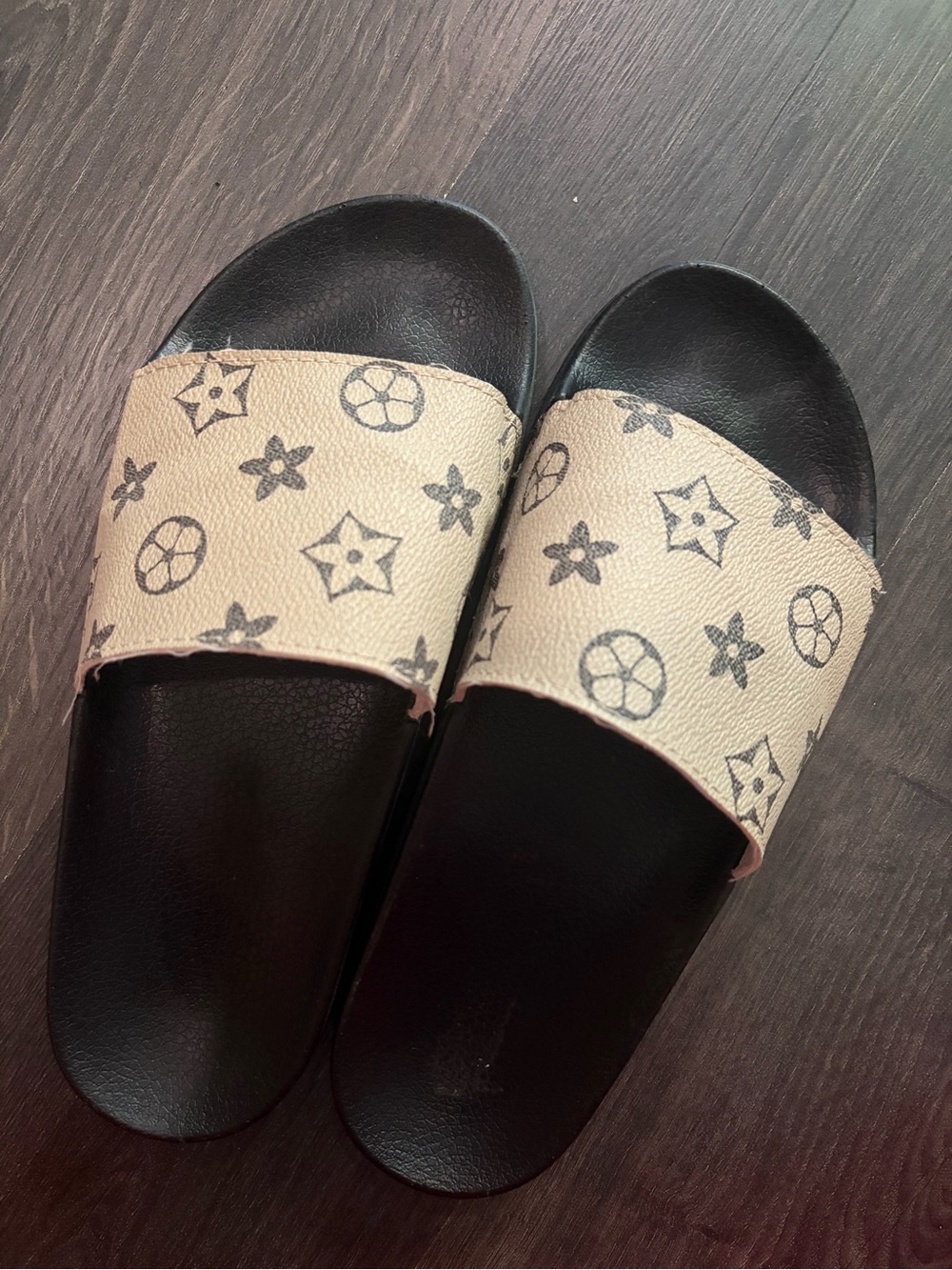 2/$20❤️- SHOES | Women’s Slides size 7 EUR 38